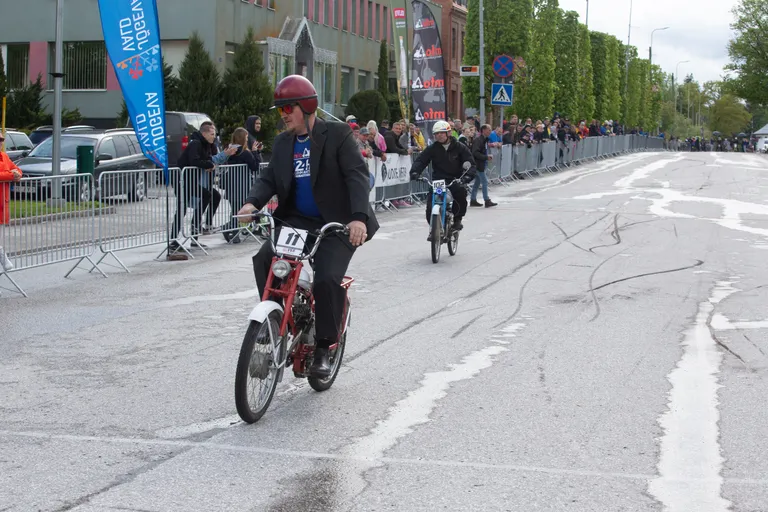 Ees Riga-13 võristab Rein Pärt.