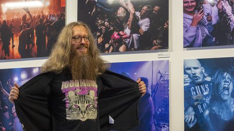 GALERII ⟩ Türil avati fotonäitus kirglikest muusikafännidest