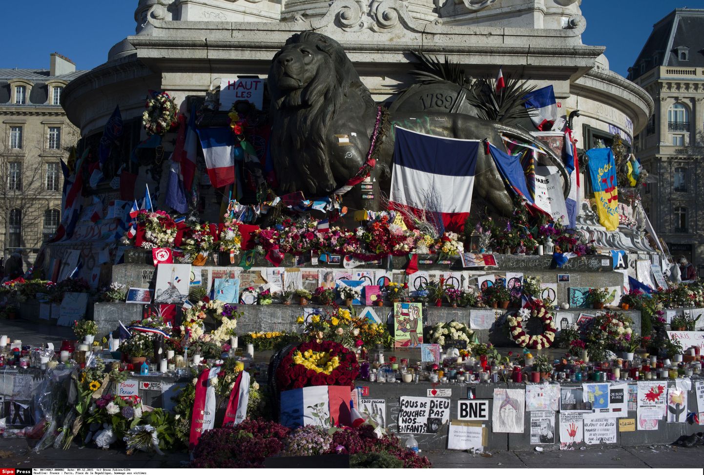 Pariisi terrorirünnakutes hukkunute mälestamine Place de la Republique´il