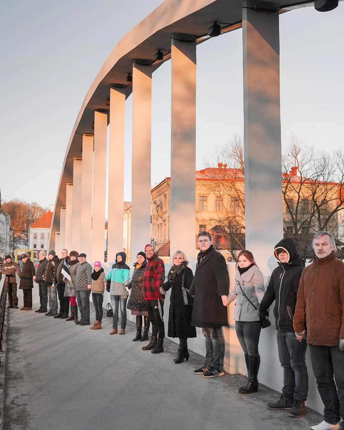 «Emajõe keti» Facebooki lehel on tselluloositehase vastu protestijaid ligi 2000.