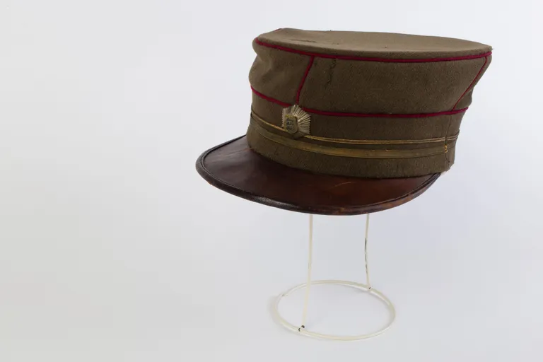 1924. aasta vormimüts, mida sõjaminister Ado Anderkopi järgi kutsuti «anderkopiks».