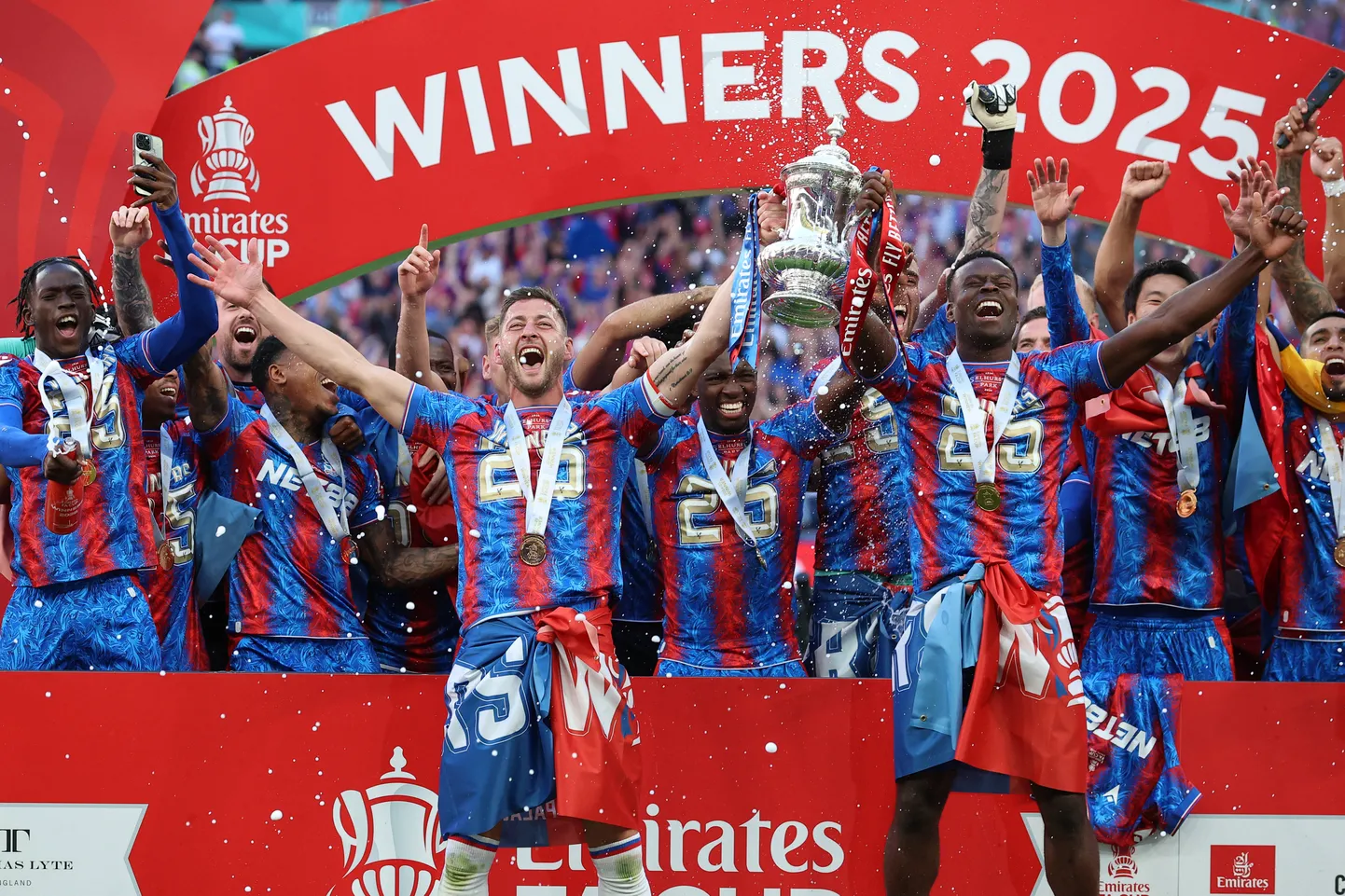 Crystal Palace võitis Inglismaa karika.