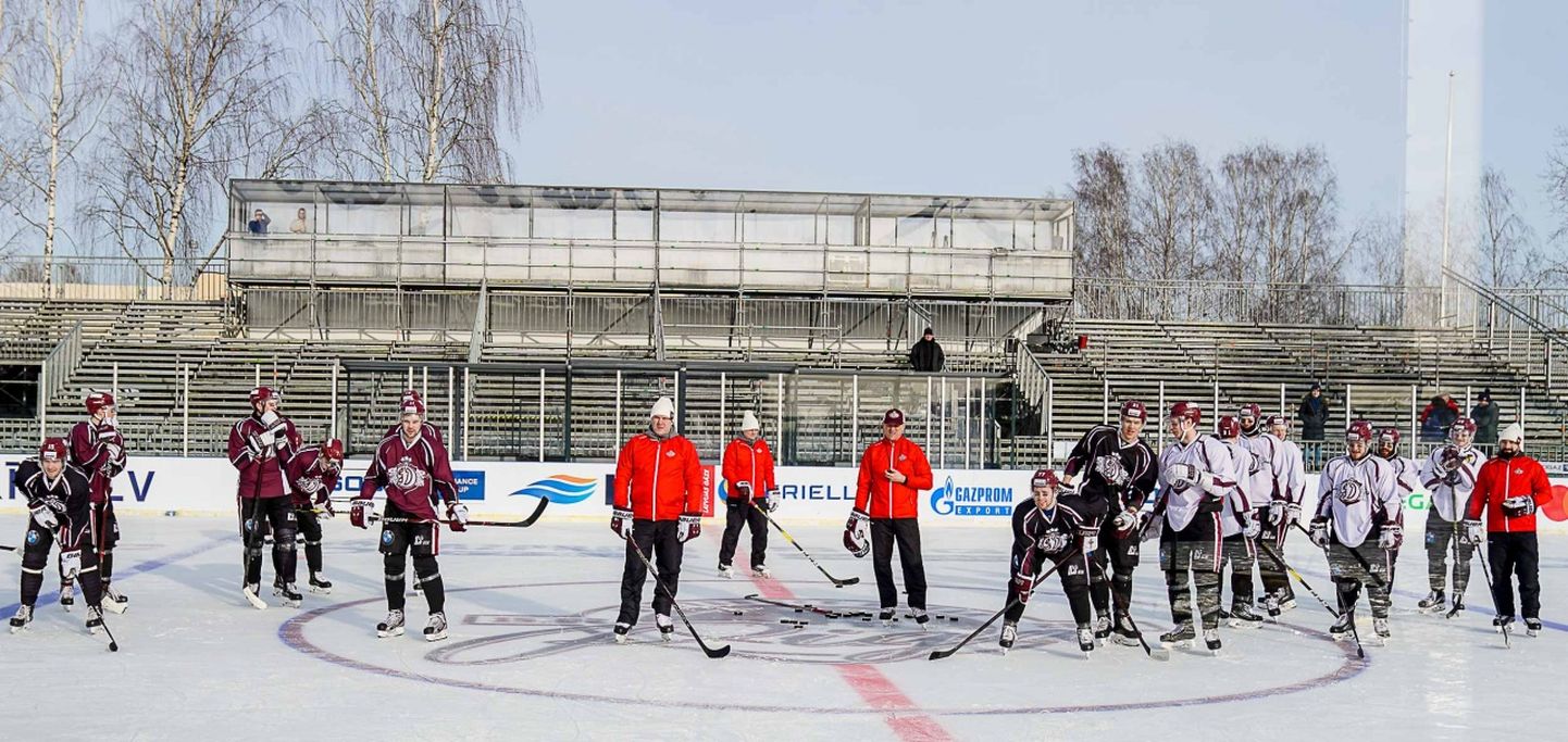 Rīgas "Dinamo" spēlētāji un treneri treniņā pirms "Winter Ice Break 2019" spēles