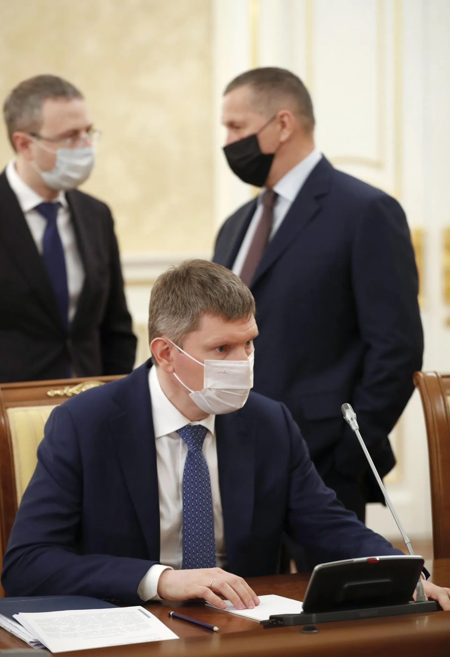 Vene majandusarenguministeeriumi hinnangul kahaneb riigi majandus käesoleval aastal 3,8 protsenti, ütles minister Maksim Rešetnikov föderatsiooninõukogu infotunnil.