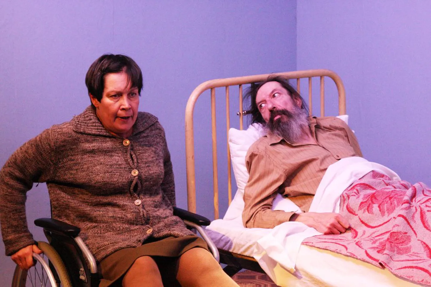 Marika Vaarik ja Peeter Volkonski nauditavat duetti näeb NO99 
lavastuses «Misery».