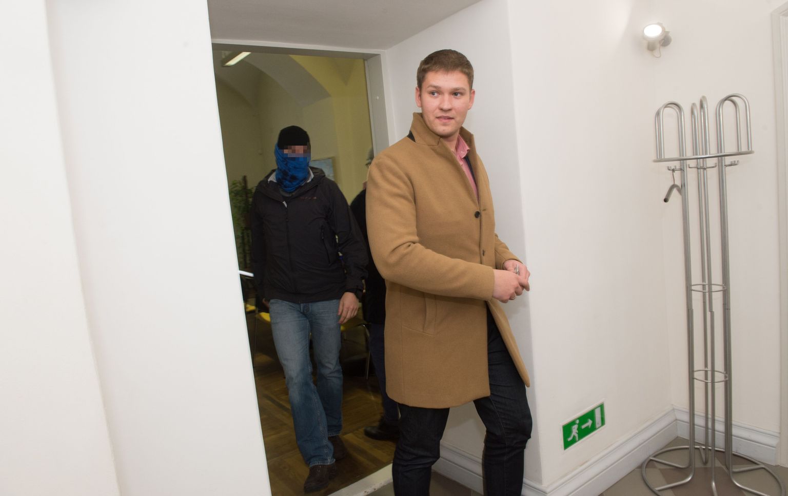 Tartu abilinnapea Artjom Suvorov oli eile sunnitud raekojast lahkuma kapo amtenike saatel.