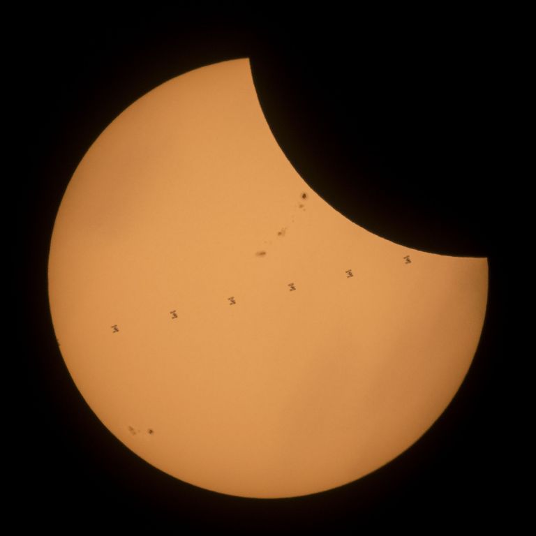 USAs oli näha päikesevarjutust, piltidele jäi ka Rahvusvahelise kosmosejaama liikumine