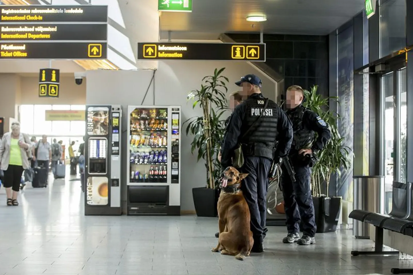 Tallinna lennujaamas olid nädal aega suurendatud politseijõud.