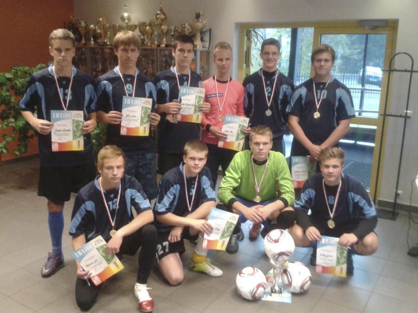 Viljandi Paalinna kooli jalgpallimeeskond võitis Eesti koolispordi liidu finaalturniiri.