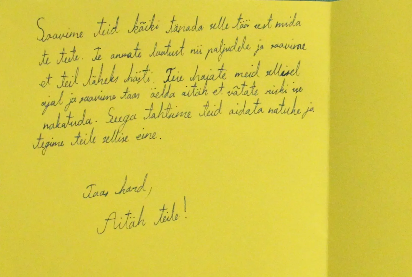 Perekond Selirand tegi Pärnu haigla meedikutele väikese kingituse, millele lapsed panid kaasa südamliku kirja.