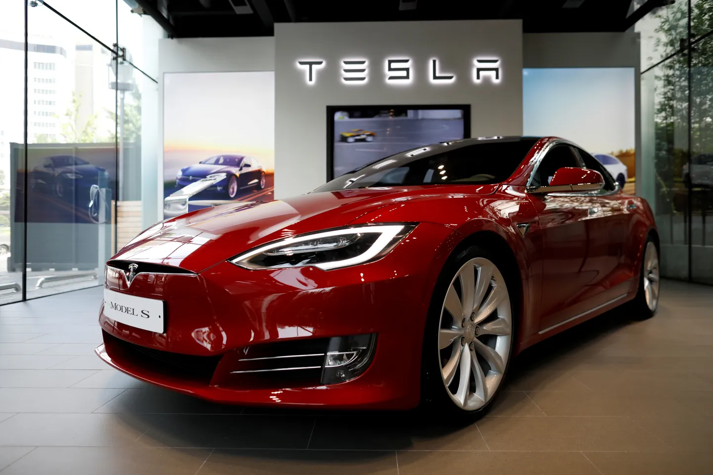 Tesla Model S.