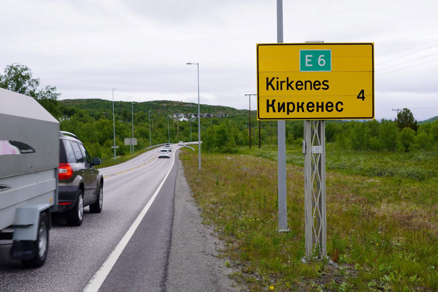 Norra ja Venemaa vahelise piirini viiva tee ääres olev silt 6. juulil 2023.