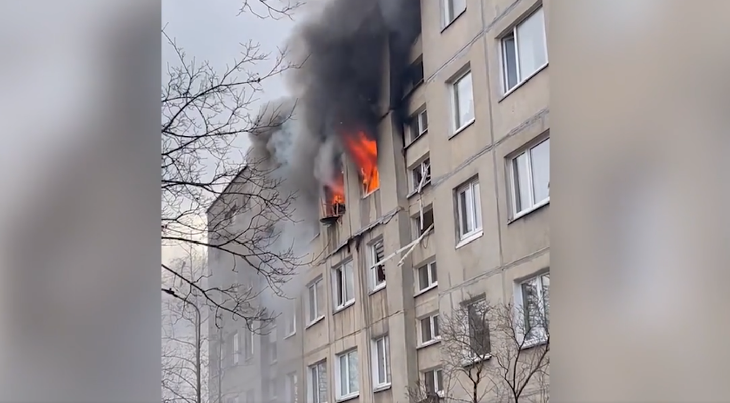 Sprādziens un ugunsgrēks dzīvojamajā ēkā Viļņā