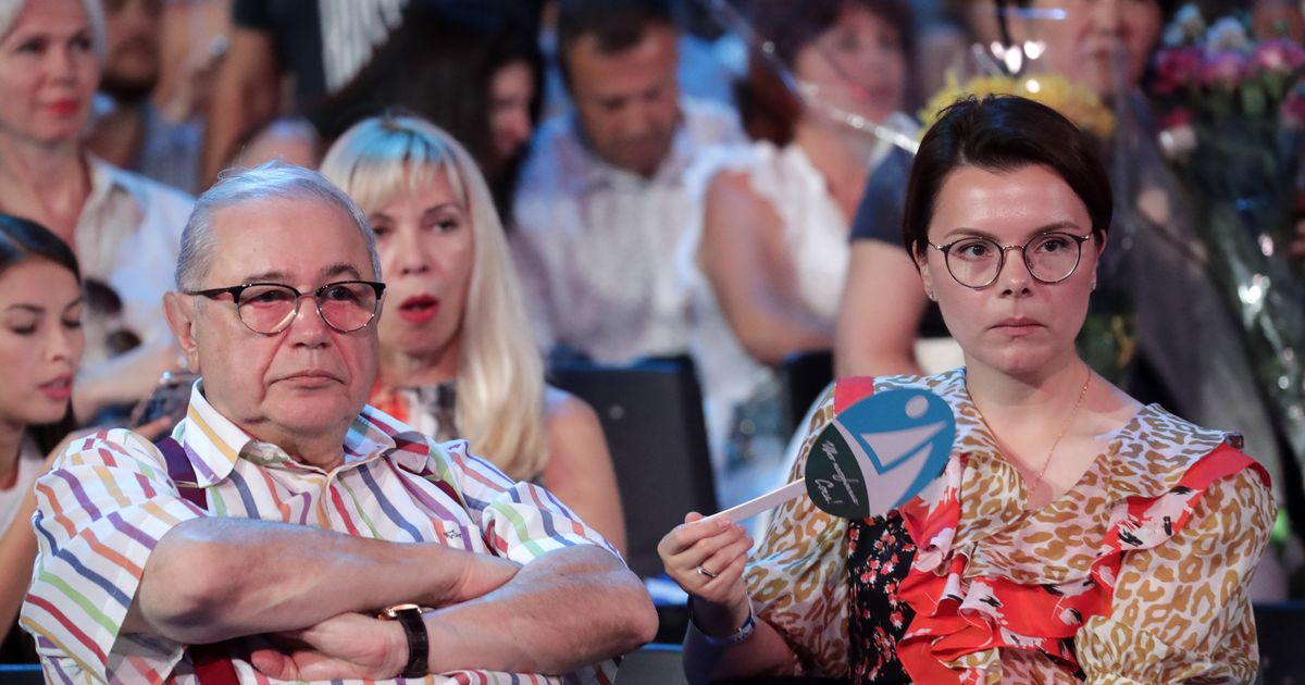 Евгений Петросян нищает, а его молодая любовница тратит