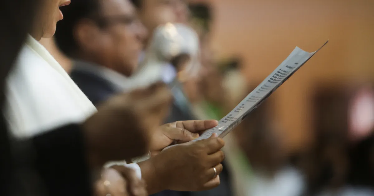 USUJUHT VÕI GIGOLO? ⟩ Peruus ujusid päevavalgele piiskopi 17 salasuhet