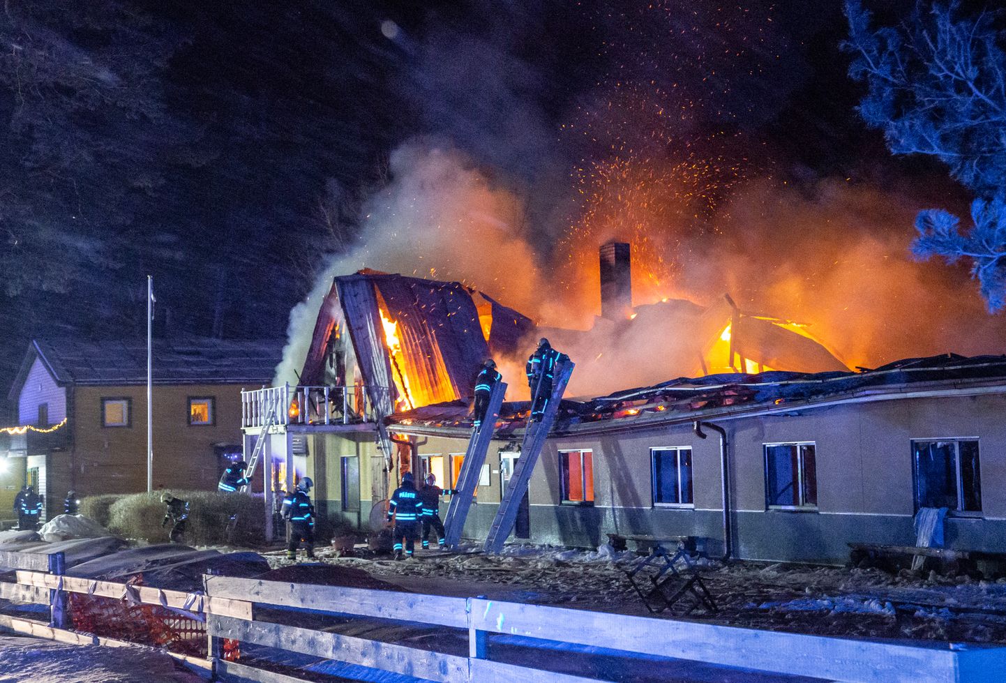 2021. aasta 12. jaanuaril Aa külas toimunud Männiku pansionaadi põlengus hukkus kolm inimest. Toona selgitati, et põleng sai alguse ühes pistikupesas olnud rikkest.