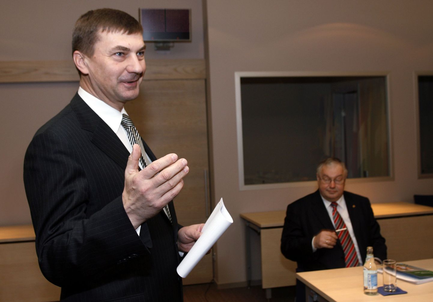 Ansip ja Reiljan Euroopa Liidu maja pressikeskuses toimunud valimisdebatil 2007. aastal.