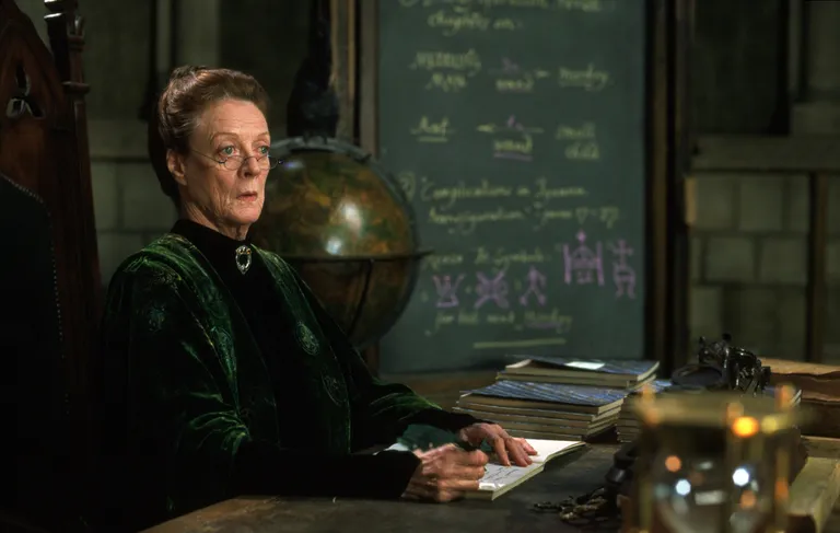 Maggie Smith 2001. aasta filmis «Harry Potter ja tarkade kivi».