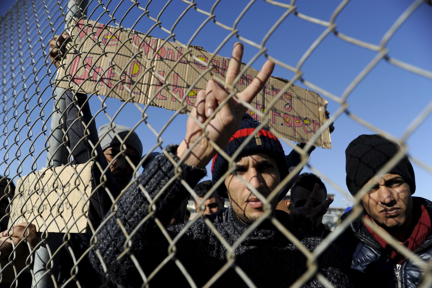 Maroko ja Alžeeria põgenikud Kreekas Faliro ajutises pagulaslaagris.