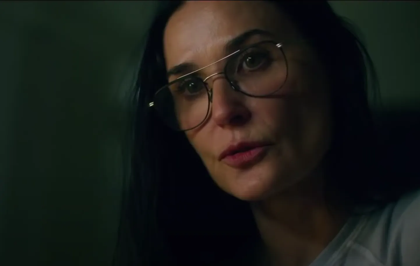 Demi Moore viirusepõnevikus «Songbird» (2020)