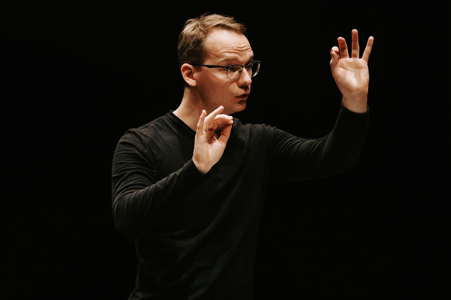 Kaspar Mänd on Pärnu linnaorkestri peadirigendina mitmel viimasel aastal juhatanud hulga põnevaid ja silmapaistvaid kontserte ja võib öelda, et äratanud orkestri uuele elule.