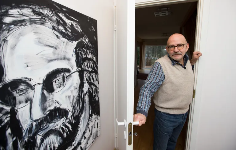 1994. aastast pärit maali autor on Paul Allik, kes sai tuntuks legendaarse «Mustamäe valsiga». Aga ühel hetkel tegi Allik muusikaga lõpparve ja pühendus kunstile.