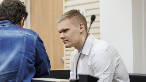 12 aastaks vangi mõistetud Aruküla pussitaja Mark Jakob Jakson naudib väidetavalt juba avavanglat. Tapetu ema on kuuldust šokeeritud