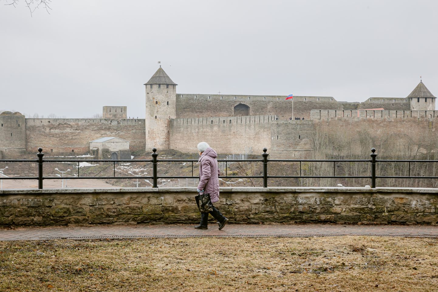 Möödunud nädalavahetusel, mil piirijõe vastaskaldal presidenti ümber valiti, oli olukord Narva piiril rahulik.
