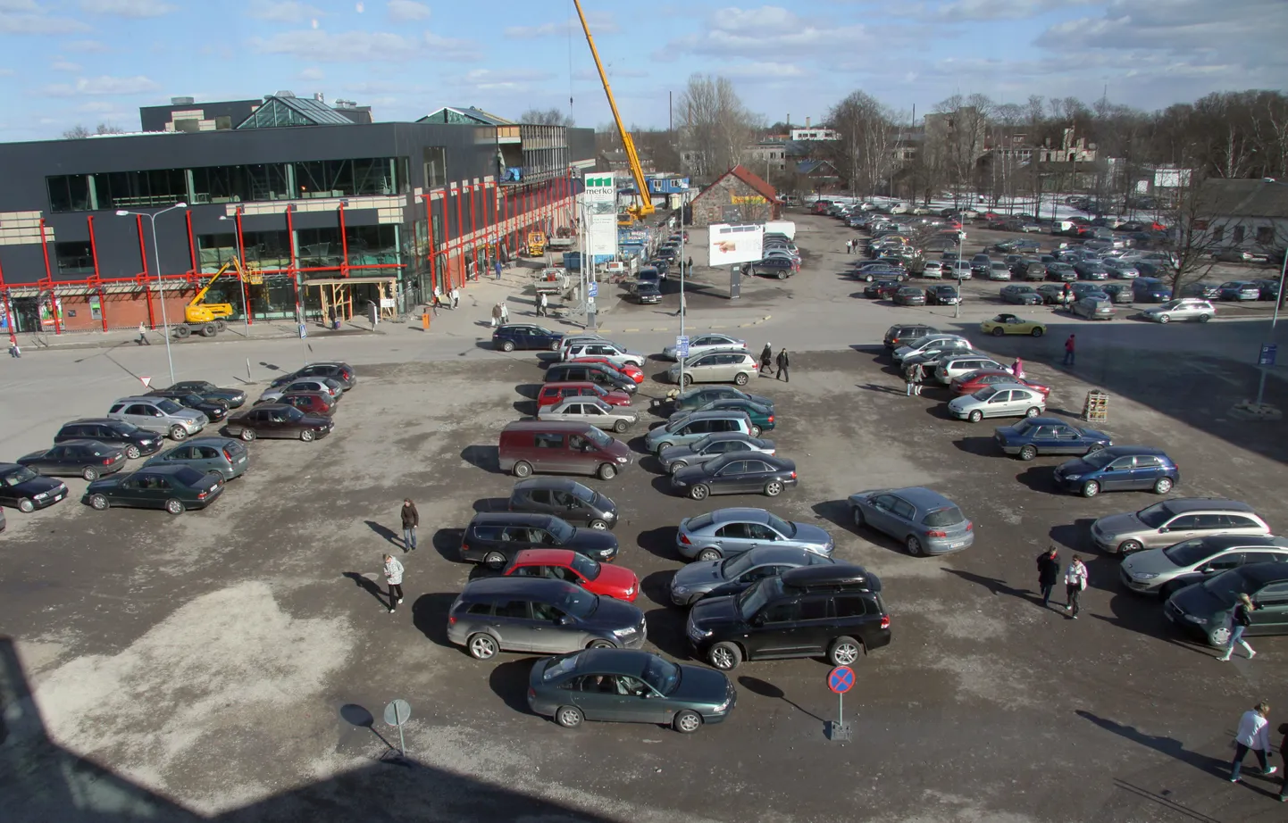 Tänaseks on enamus Port Arturi ja Pärnu keskuse vahel asuva parkimisplatsi alast kaetud tänavakividega.