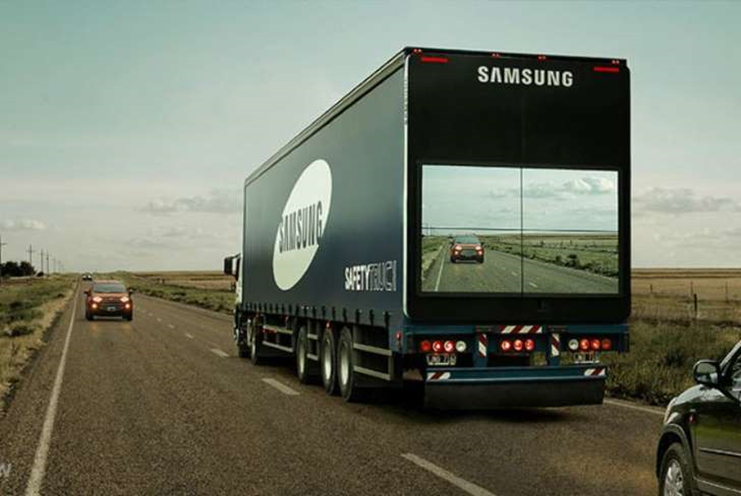 Samsungi tehnoloogia näitab veokitel maanteel toimuvat
