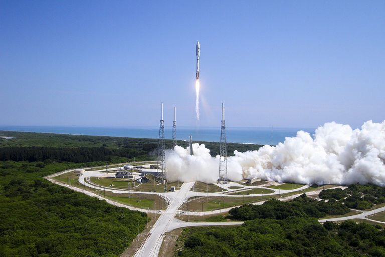 Atlas V rakett viimas 2015. aasta mais X-37B kosmoselennukit orbiidile
