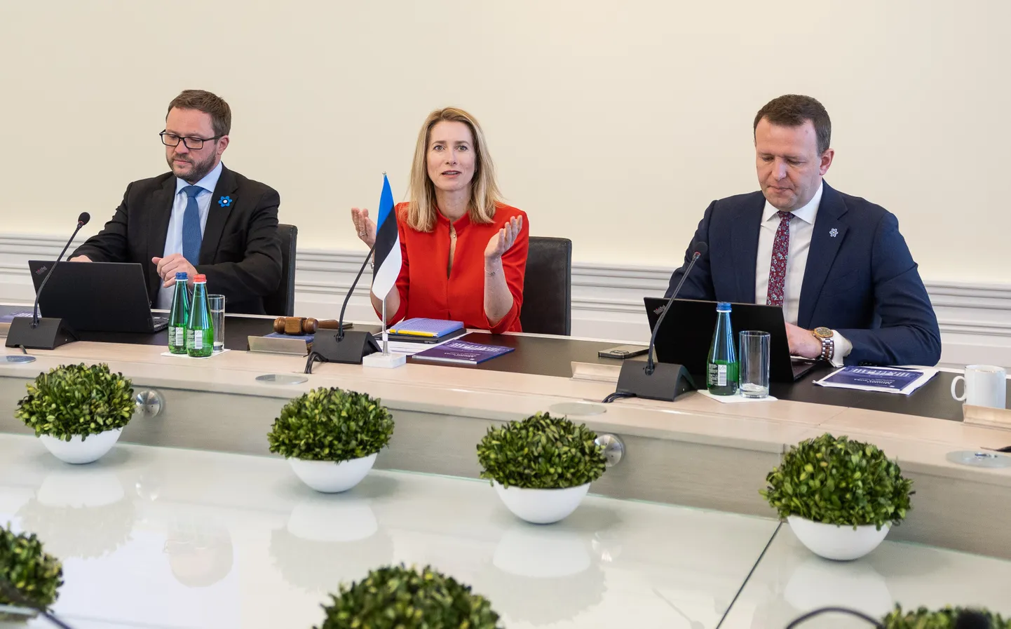 Vasakult Margus Tsahkna, Kaja Kallas, Lauri Läänemets