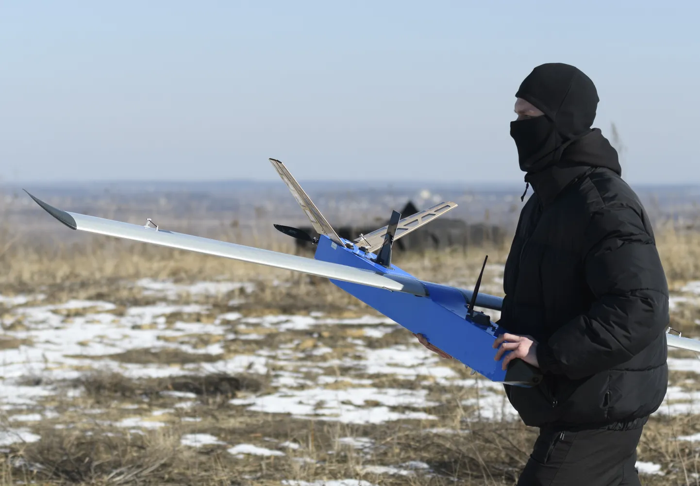 Ukraina arendajad drooniga enne selle üleandmist armeele.