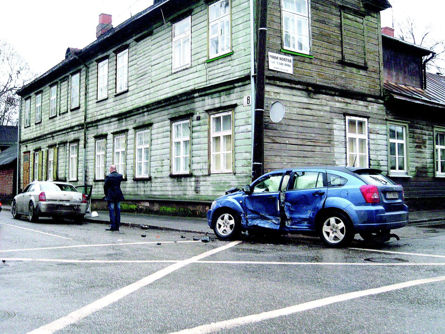 Tänahommikune avarii Näituse ja Veski tänava ristmikul.