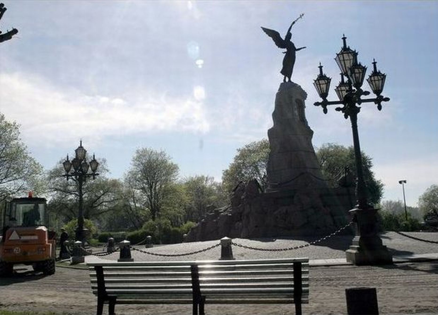 Памятник "Русалка".