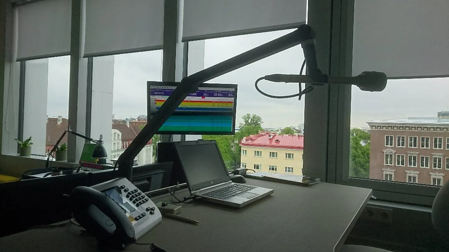 Vaade Vikerraadio stuudiosse.