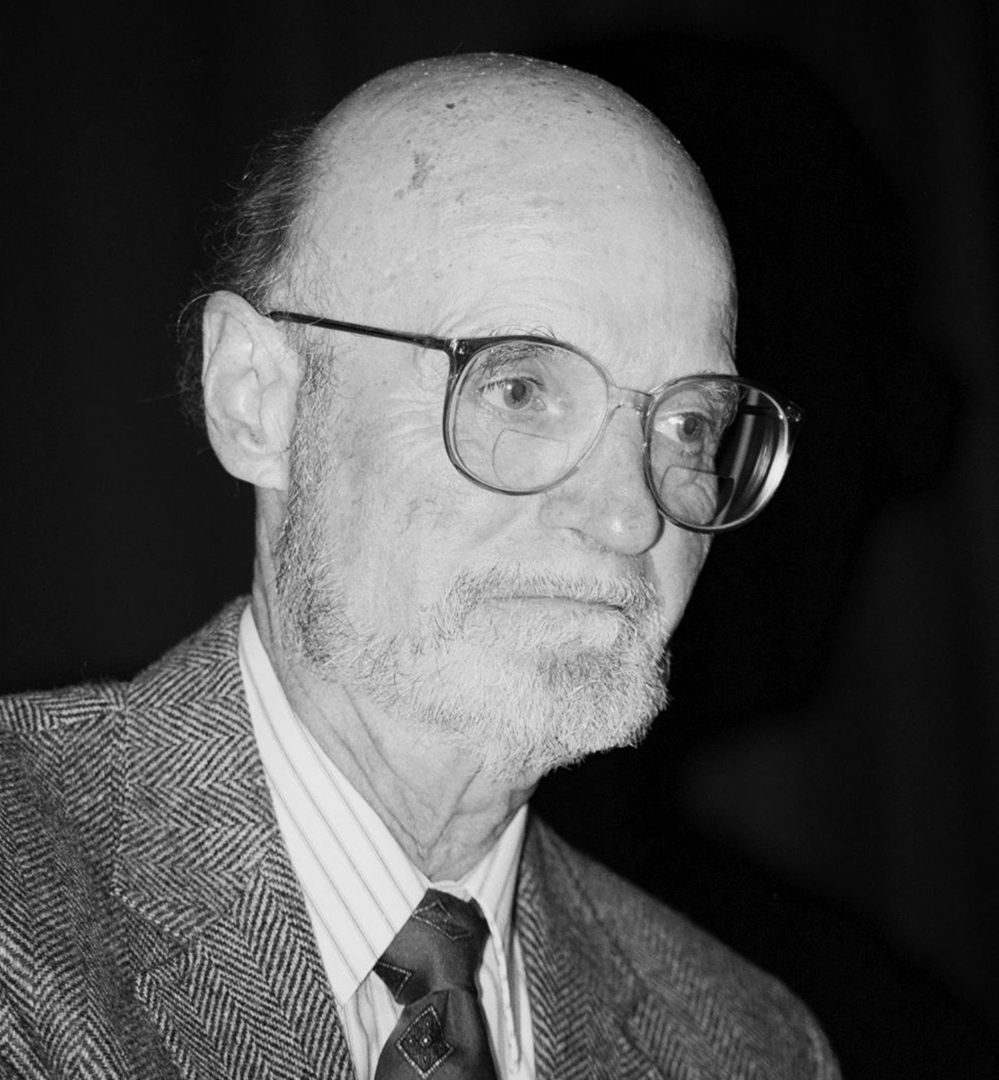 Kirjanik John Barth.