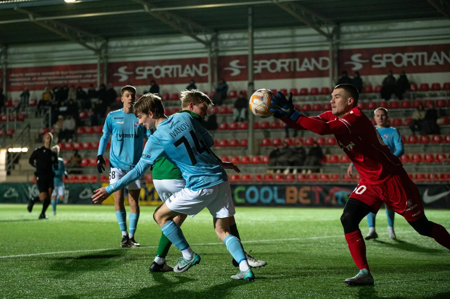 Paide Linnameeskond otsib andekatele noortele jalgpalluritele akadeemiasse juhti.