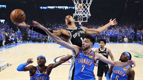 Vembanjama NBA finālsēriju sāk ar vēsturisku sniegumu