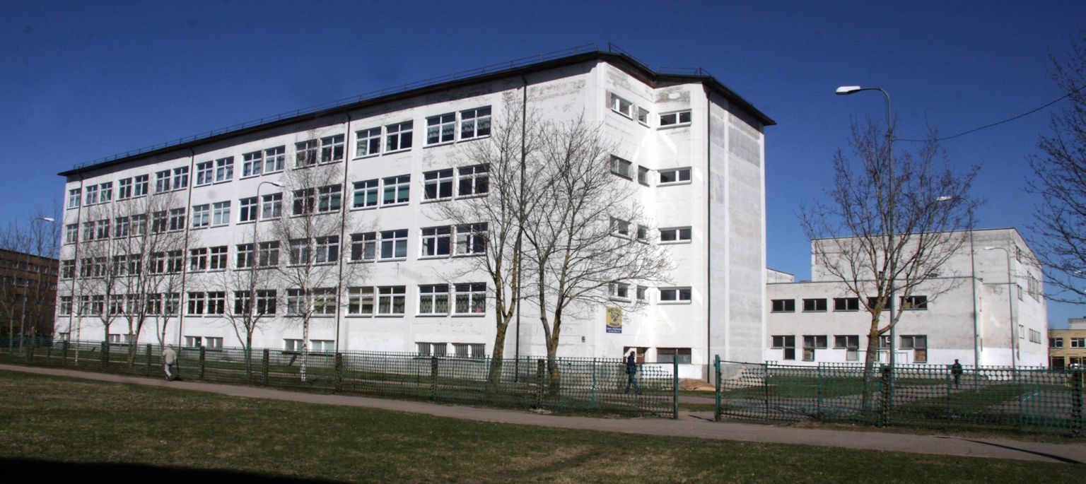 В настоящее время два класса Таммикуской основной школы города Кохтла-Ярве, расположенной в Ахтмеской части, находятся на домашнем обучении.
