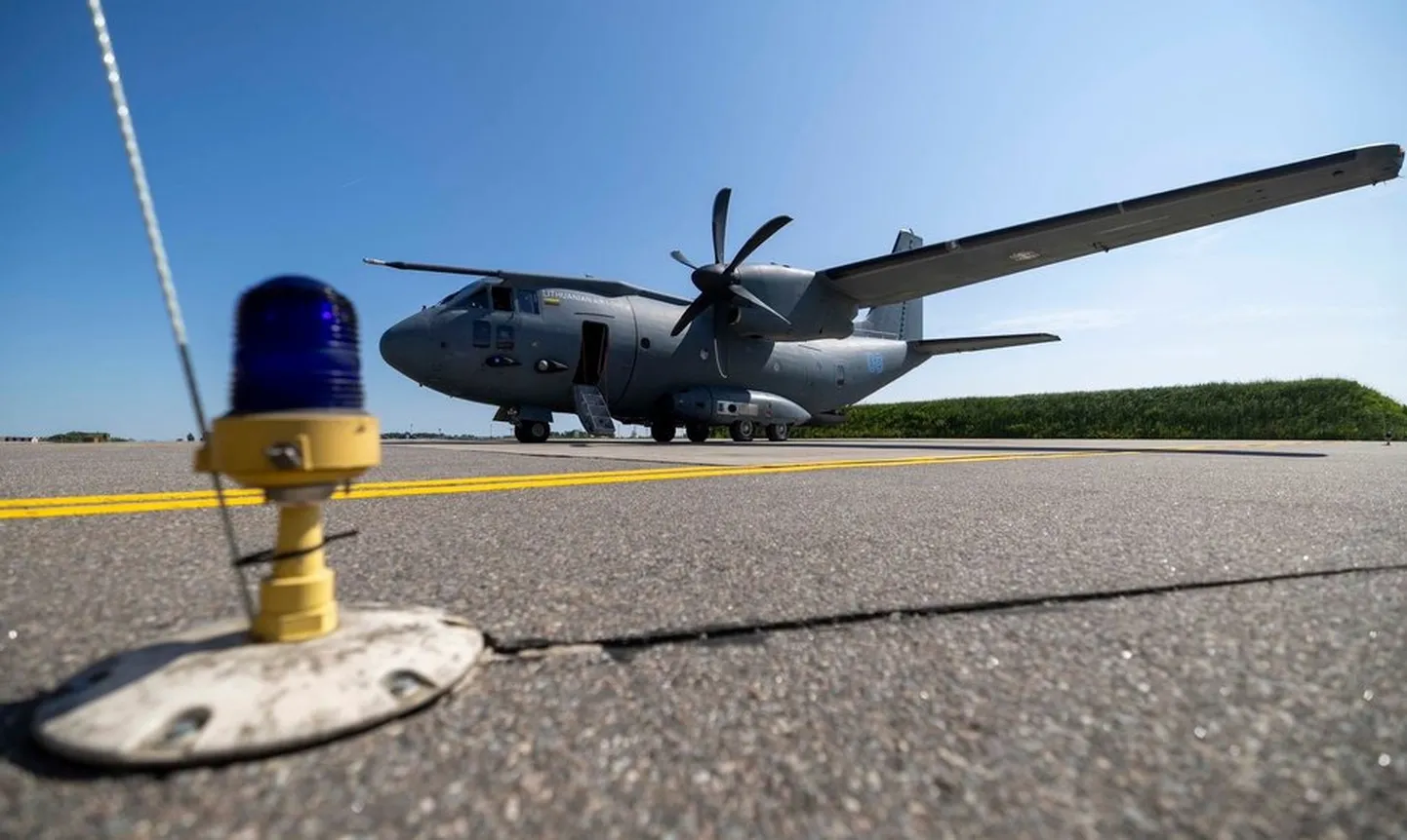 Lietuvas armijas transporta lidmašīna "Spartan"