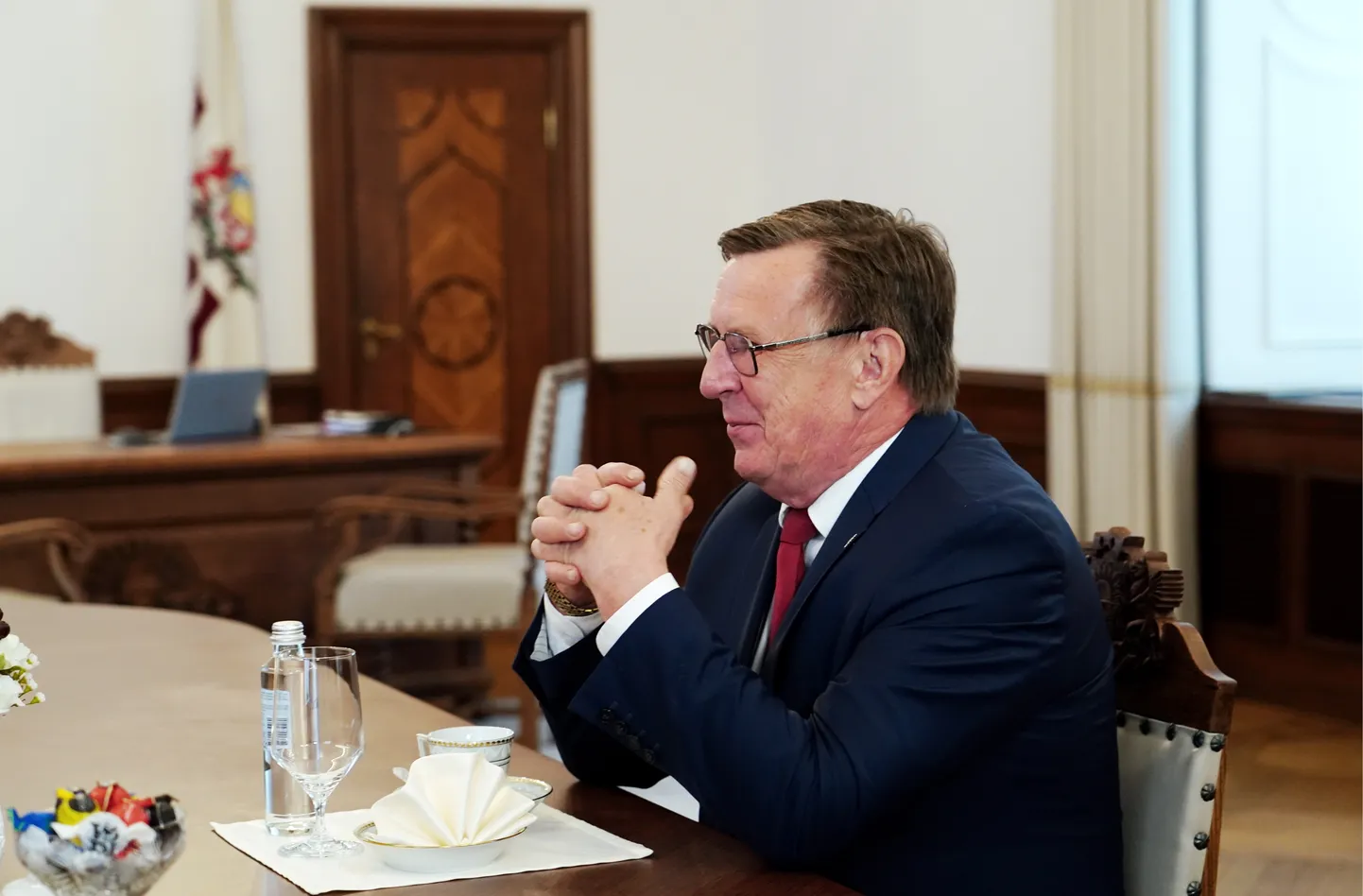 Iekšlietu ministrs Māris Kučinskis tikšanās laikā ar  Valsts prezidentu Rīgas pilī.