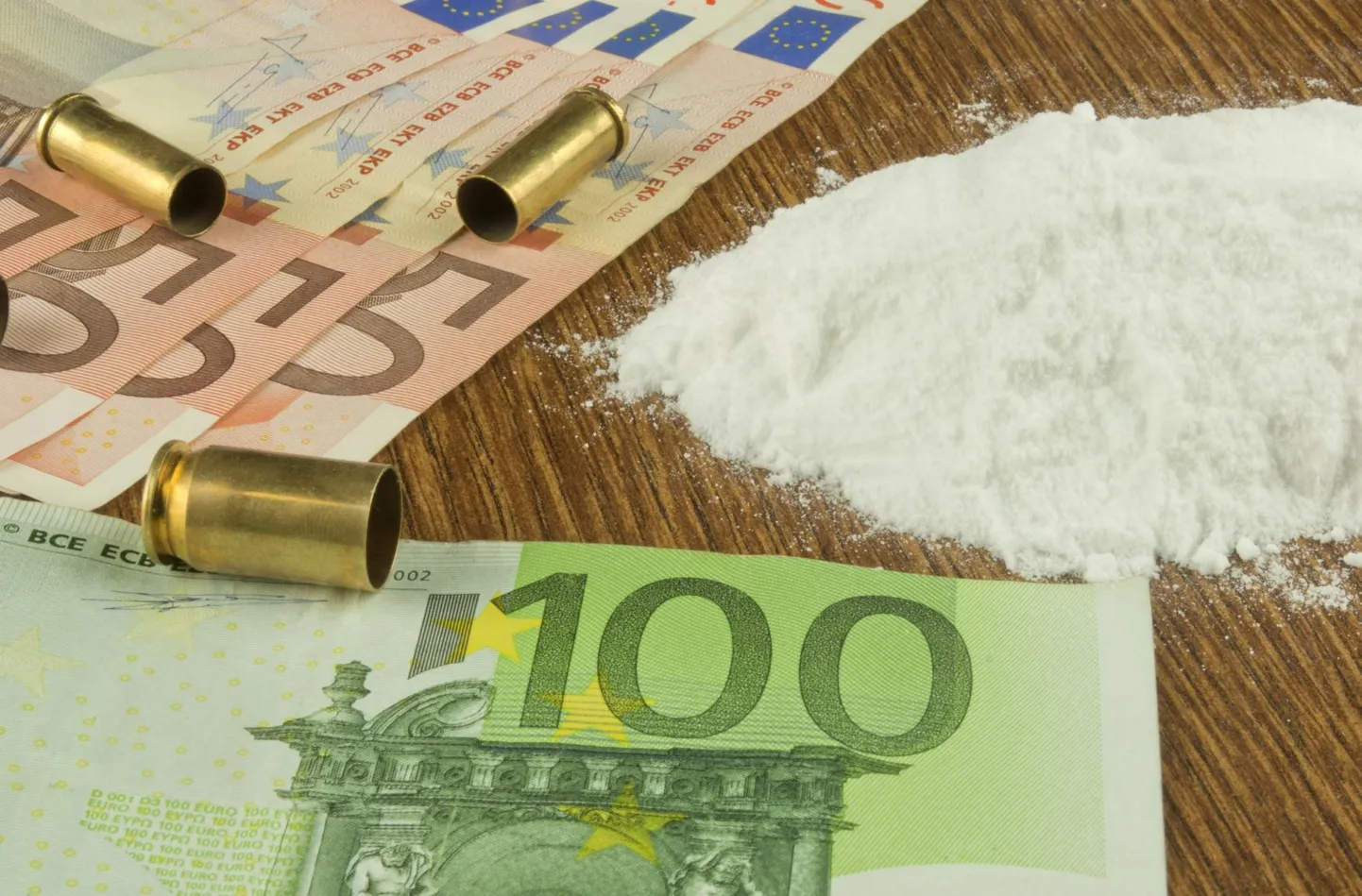 Kloroefedriini ja kloropseudoefedriini on kasutatud ELis lähteainetena metamfetamiini ebaseaduslikul valmistamisel.