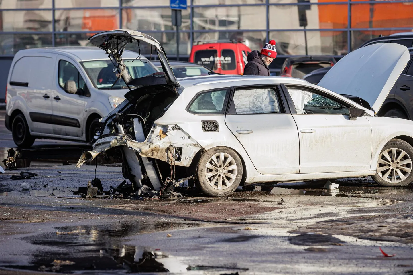 1. märtsil plahvatas Tallinnas Tartu maanteel Alexela tankla juures sõiduauto Seat CNG-balloon. Uurimine näitas, et õnnetuse oleks saanud ära hoida, kui auto oleks käinud erikontrollis.