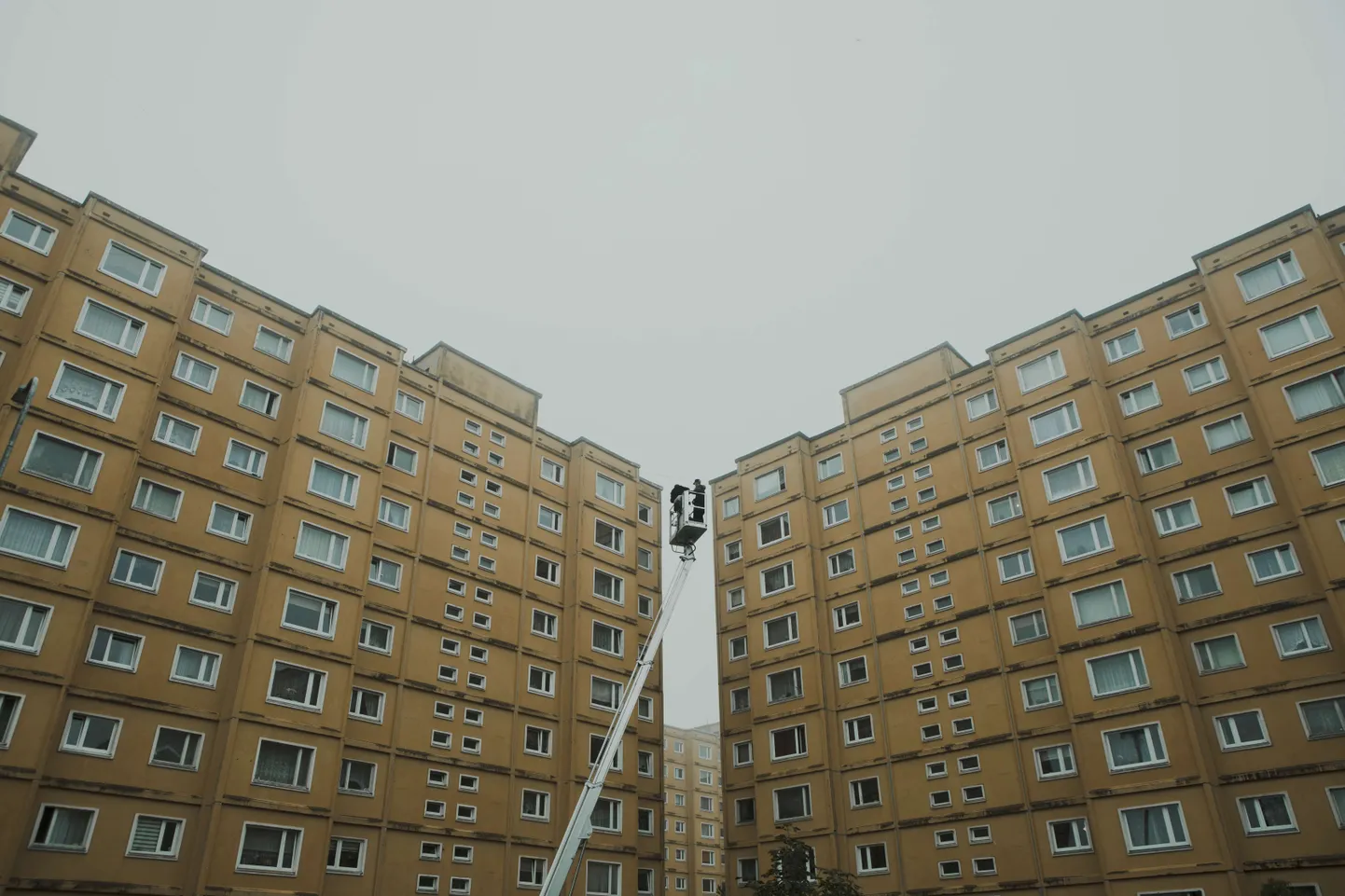 «Maja» on film, mis illustreerib ühe Tartu Annelinna kortermaja elanikke selle arhitektuuri toel.