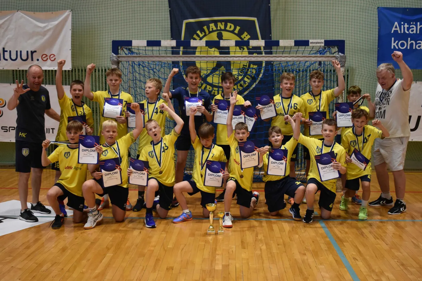 Pärnu poisid tõid eestikatelt pronksmedali.