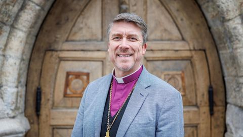 PEAPIISKOP URMAS VIILMA ⟩ Et rahu, rõõm ja lootus ülestõusnud Issandast täidaksid meie kirikud, kodud ja südamed