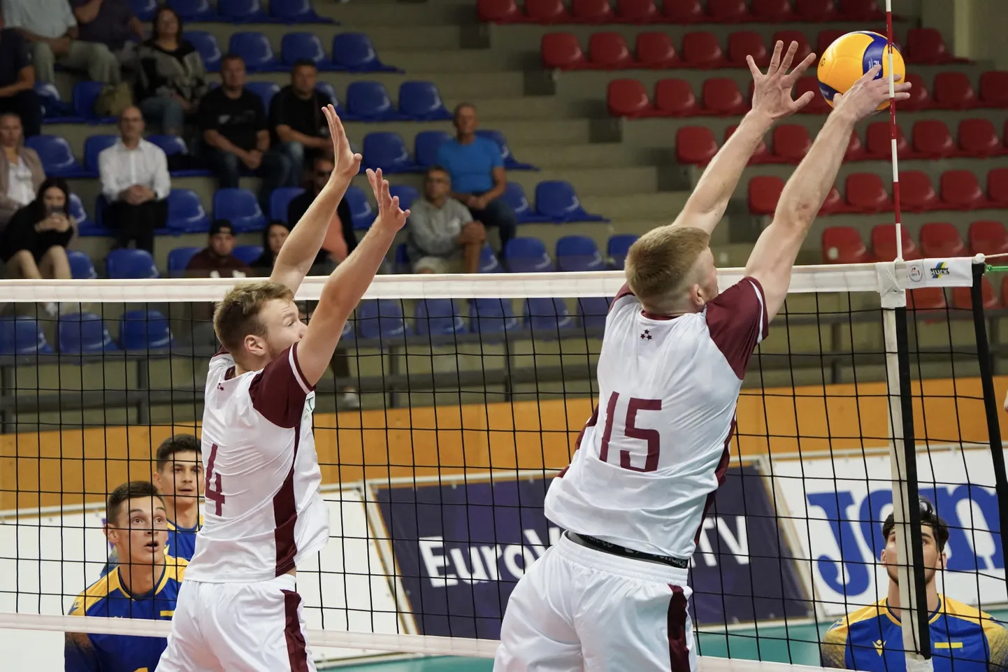 Saspringtā cīņā Latvijas U-22 vīriešu izlase piekāpjas Ukrainas vienaudžiem