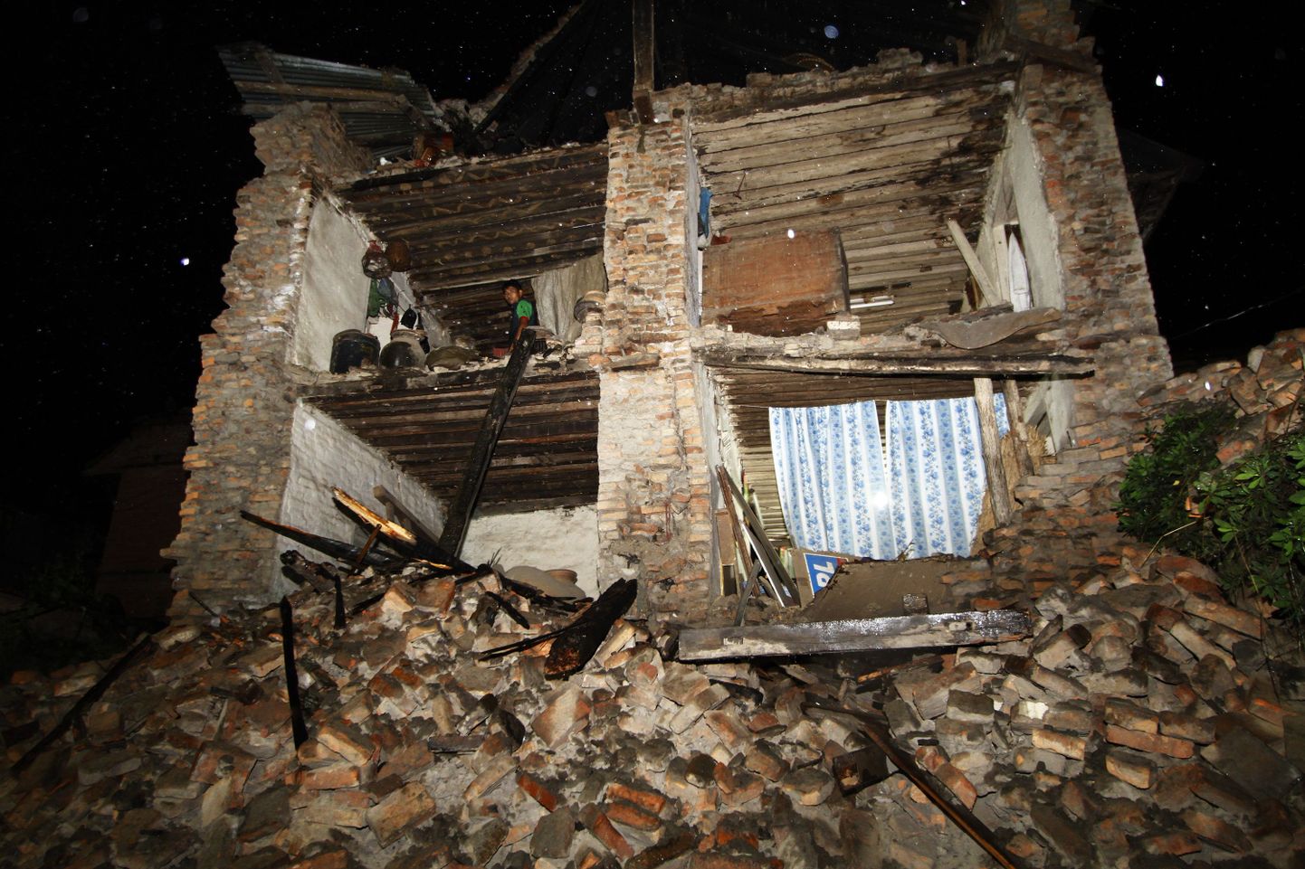 Maavärinas kannatada saanud maja Nepalis Bhaktapuris