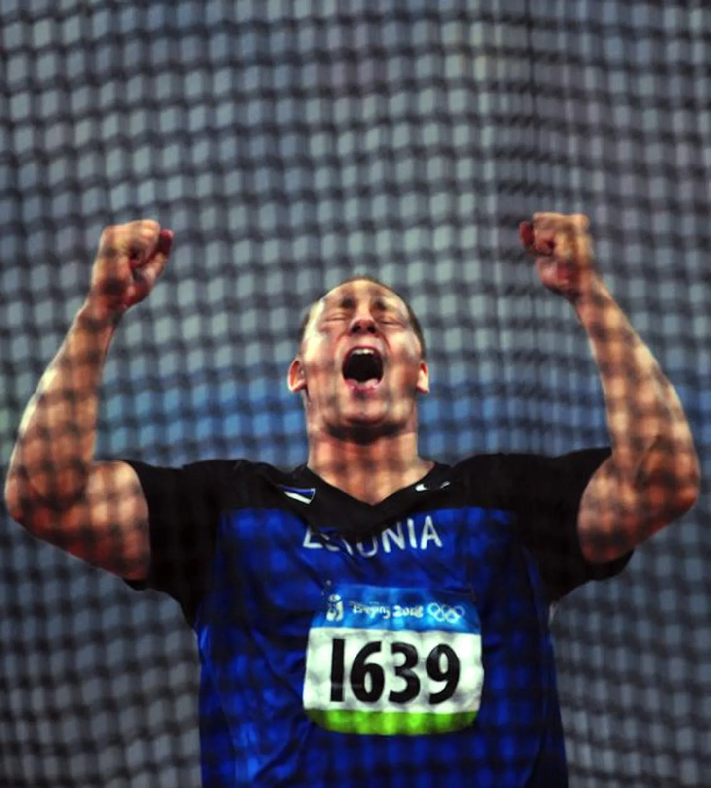 Gerd Kanter Pekingi olümpial pärast oma viimast katset, mil sai selgeks, et kulda ei saa temalt enam keegi võtta.